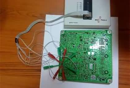 Programming an ECM in-circuit